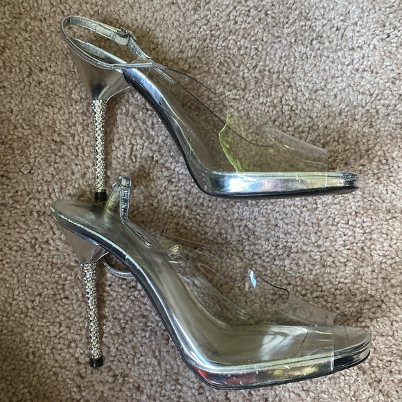 Stuart Weitzman Cinderella Slingback Heel - Picture 10 of 12